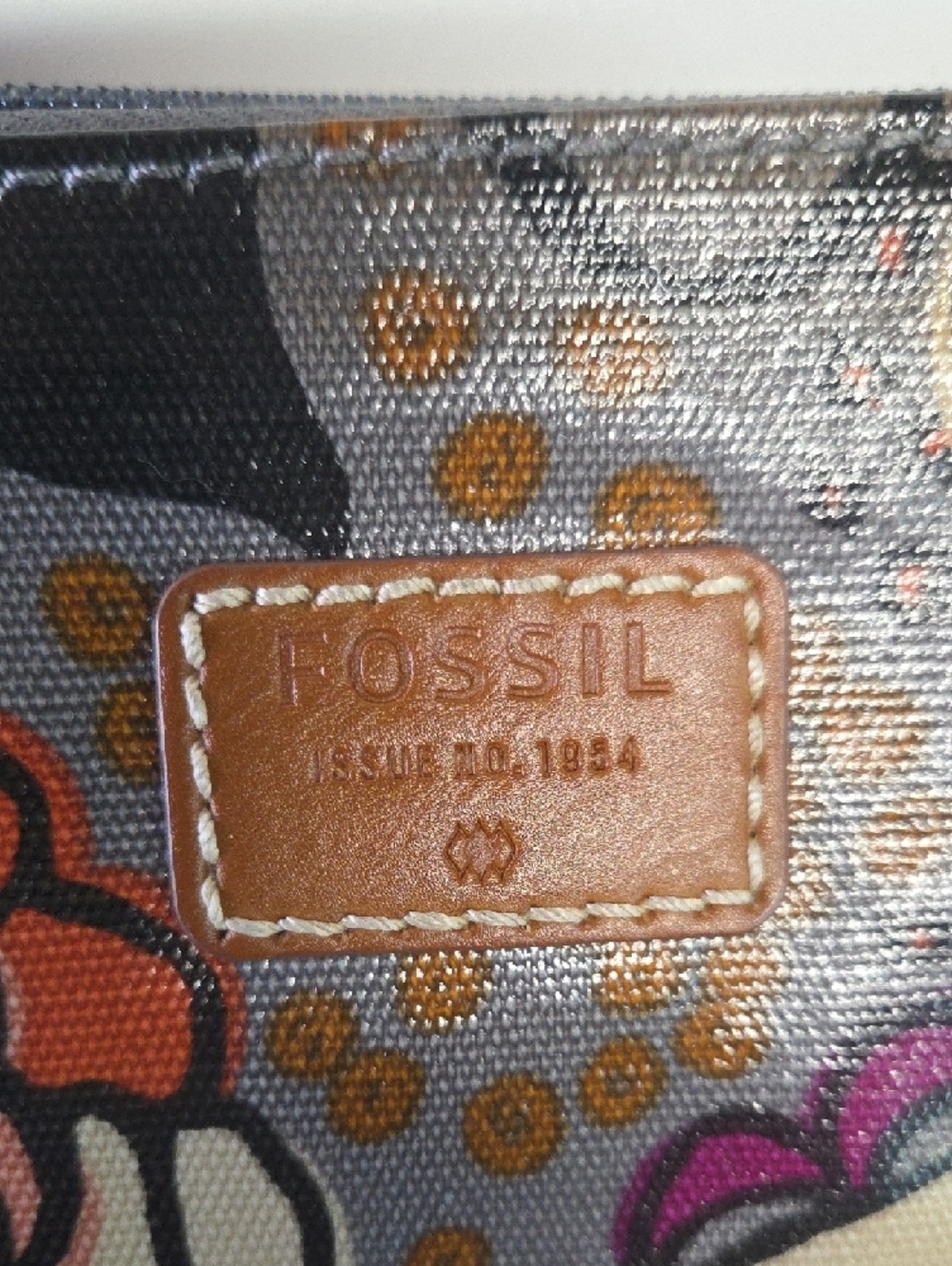 Fossil Floral Crossbody Bag - Gray with Multicolor Flowers - Picture 3 of 10